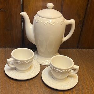 PartyLite Cream/White Ceramic Tea/Coffee Pot Wax Warmer with Candle Holder Cups